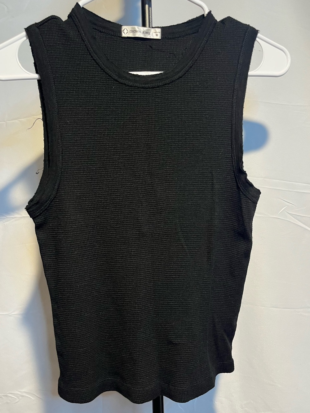 Crown Jewel Black Waffle Knit
Thermal Crew Neck Tank Top - Size M